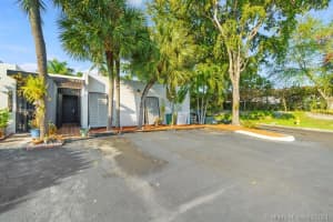 16430 Briar Patch Pl, Miami Lakes, FL 33014, Sold 04/19/21