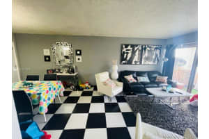 8893 Fontainebleau Blvd, Miami, FL 33172, Sold 11/12/21