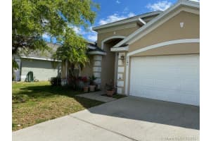 2147 Blackstone Landing Dr, Kissimmee, FL 34758, Sold 05/03/21