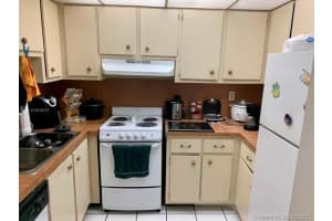6940 NW 186th St, Hialeah, FL 33015, Sold 05/05/21