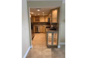 6039 Collins Ave PH 5, Miami Beach, FL 33140, Sold 05/04/21