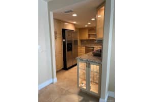 6039 Collins Ave PH 5, Miami Beach, FL 33140, Sold 05/04/21