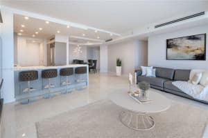 400 Alton Rd, Miami Beach, FL 33139, Sold 12/22/21