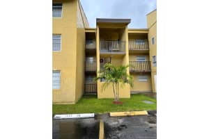 15430 SW 82nd Ln, Miami, FL 33193, Sold 04/27/21