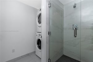 400 Sunny Isles Blvd, Sunny Isles Beach, FL 33160, Sold 06/03/22