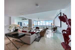 100 South Pointe Dr, Miami Beach, FL 33139, Sold 05/20/21
