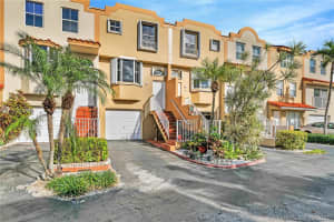375 NW 86th Ct, Miami, FL 33126, Sold 04/30/21