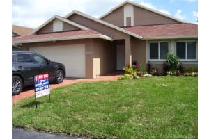 19139 NW 77th Pl, Hialeah, FL 33015, Sold 05/04/21