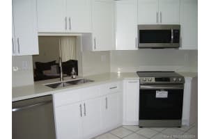 19139 NW 77th Pl, Hialeah, FL 33015, Sold 05/04/21