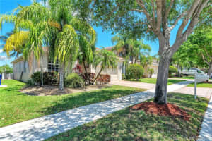 19335 SW 66th St, Fort Lauderdale, FL 33332, Sold 05/10/21