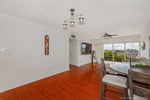9180 Fontainebleau Blvd, Miami, FL 33172, Sold 04/22/21