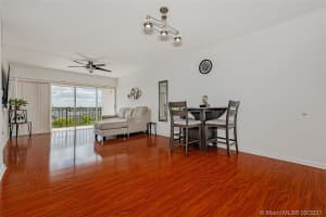 9180 Fontainebleau Blvd, Miami, FL 33172, Sold 04/22/21