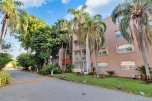8511 NW 8th St, Miami, FL 33126, Sold 05/18/21