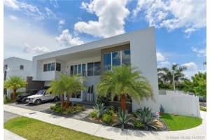 10320 NW 74th Terrace, Doral, FL 33178, Sold 05/03/22