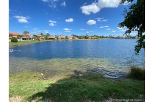 8459 NW 189th St, Hialeah, FL 33015, Sold 08/30/21