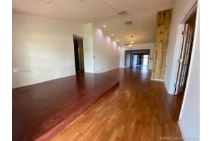 8459 NW 189th St, Hialeah, FL 33015, Sold 08/30/21