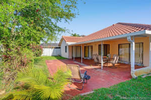 11541 SW 9th Ct, Pembroke Pines, FL 33025, Sold 05/20/21