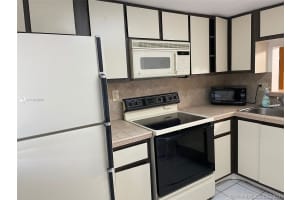 300 NW 107th Ave, Miami, FL 33172, Sold 05/25/21