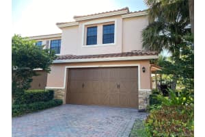 127 Riverwalk Cir W, Plantation, FL 33325, Sold 05/06/21