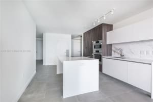 851 NE 1st Ave UNIT 4303, Miami, FL 33132, Sold 02/03/23