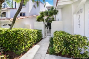 20941 NE 37th Ct, Aventura, FL 33180, Sold 06/02/21