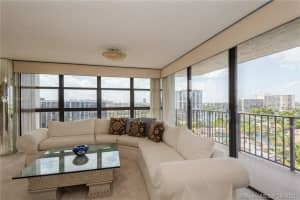 400 Leslie Dr, Hallandale Beach, FL 33009, Sold 05/20/21