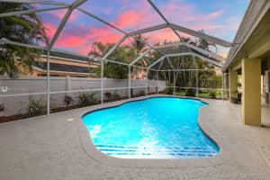 935 NW 197th Terrace, Pembroke Pines, FL 33029, Sold 04/22/21