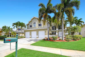 935 NW 197th Terrace, Pembroke Pines, FL 33029, Sold 04/22/21