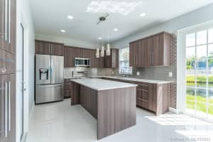 410 NW 101st Terrace, Pembroke Pines, FL 33026, Sold 04/26/21