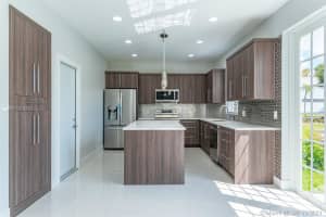 410 NW 101st Terrace, Pembroke Pines, FL 33026, Sold 04/26/21