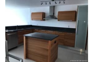 2950 NE 188th St, Miami, FL 33180, Sold 10/08/21