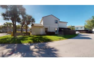 4822 Grapevine Way, Davie, FL 33331, Sold 04/29/21