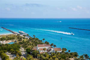 800 South Pointe Dr, Miami Beach, FL 33139, Sold 05/13/21