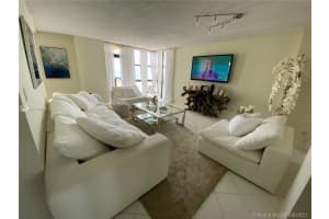 2555 Collins Ave, Miami, FL 33140, Sold 07/19/21