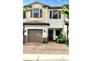 5869 E Paso Fino Pl, Davie, FL 33314, Sold 06/16/21