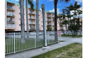 1655 W 44th Pl, Hialeah, FL 33012, Sold 01/27/22