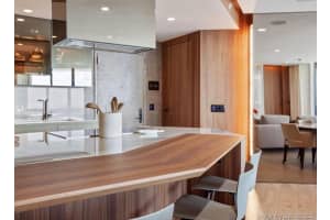400 Alton Rd, Miami Beach, FL 33139, Sold 05/20/21