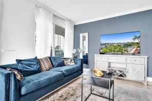 17555 Atlantic Blvd, Sunny Isles Beach, FL 33160, Sold 01/05/22