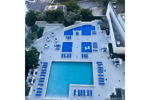 1800 N Bayshore Dr, Miami, FL 33132, Sold 04/16/21