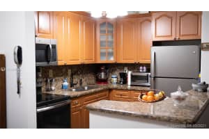18845 NW 62nd Ave, Hialeah, FL 33015, Sold 04/21/21