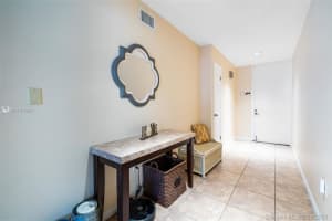 15402 Kippford Ct, Hialeah, FL 33014, Sold 05/21/21