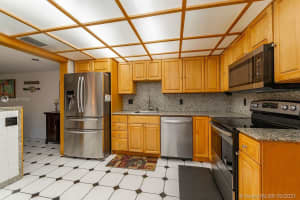 2154 Nova Village Dr, Davie, FL 33317, Sold 07/09/21