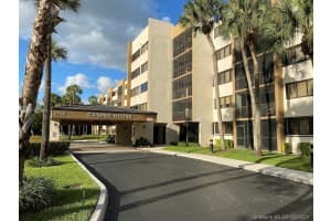 9735 NW 52nd St, Doral, FL 33178, Sold 05/19/21