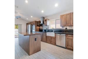 1050 NW 189th Ave, Pembroke Pines, FL 33029, Sold 04/27/21