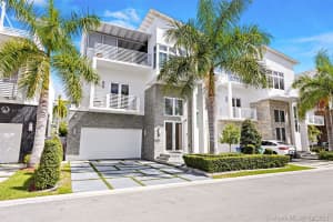 8271 NW 34th St, Doral, FL 33122, Sold 06/16/21