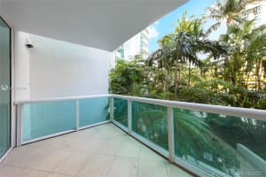 1000 South Pointe Dr, Miami Beach, FL 33139, Sold 11/03/21