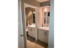 401 SW 85th Ave, Pembroke Pines, FL 33025, Sold 05/10/21