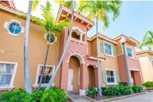 632 SW 107th Ave, Pembroke Pines, FL 33025, Sold 04/30/21