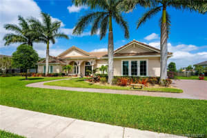 5669 S Sterling Ranch Cir, Davie, FL 33314, Sold 05/03/21