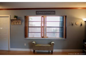 6901 SW 116th Ct, Miami, FL 33173, Sold 05/13/21